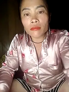 Snapshot of CoMay003 chatting on 03-06-26, 01:40 CoMay003 online show from 03-06-26, 01:40