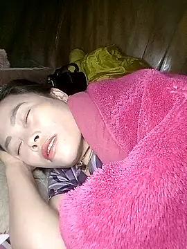 Snapshot of CoMay003 chatting on 03-10-26, 01:05 CoMay003 online show from 03-10-26, 01:05