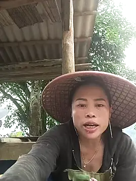 Snapshot of CoMay003 chatting on 03-28-26, 05:40 CoMay003 online show from 03-28-26, 05:40