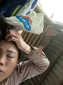 Snapshot of CoMay003 chatting on 04-04-26, 06:22 CoMay003 online show from 04-04-26, 06:22