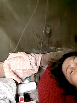 Snapshot of CoMay003 chatting on 04-05-26, 09:01 CoMay003 online show from 04-05-26, 09:01