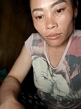 Snapshot of CoMay003 chatting on 04-11-26, 02:43 CoMay003 online show from 04-11-26, 02:43