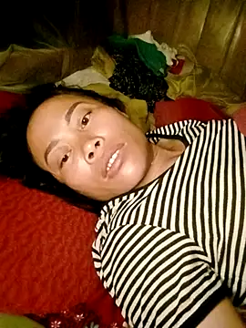 Snapshot of CoMay003 chatting on 04-14-26, 09:43 CoMay003 online show from 04-14-26, 09:43