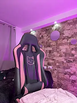 samiacooper25 online show from 04-15-26, 08:32