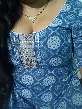 Snapshot of Anjali-bhabhi chatting on 03-08-26, 06:01 Anjali-bhabhi online show from 03-08-26, 06:01