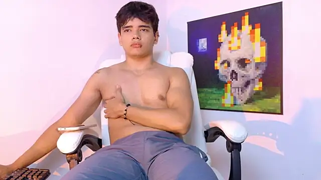 Snapshot of an_drew18 chatting on 09-13-25, 02:44 an drew18 online show from 09-13-25, 02:44