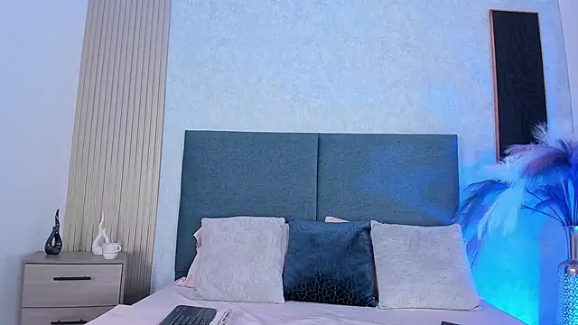 Laura Ivy online show from 02-05-26, 01:27