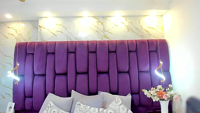 cloe spencerr online show from 11-07-25, 05:13