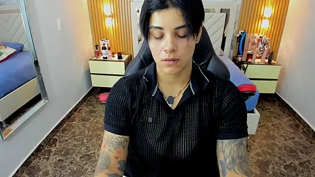 KAROLLJONES1 online show from 12-15-25, 07:40