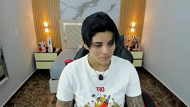 KAROLLJONES1 online show from 12-22-25, 07:33