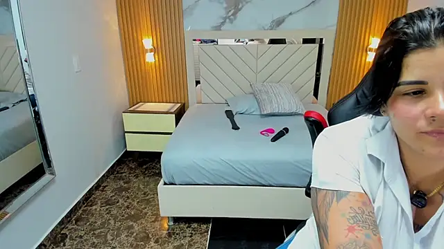 KAROLLJONES1 online show from 04-07-26, 07:36