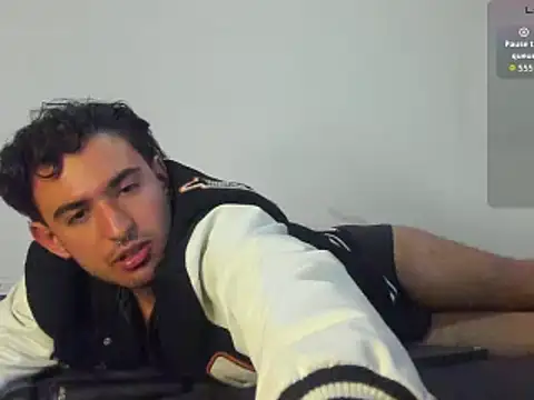 Snapshot of Alexxx_savage chatting on 09-15-25, 03:28 Alexxx savage online show from 09-15-25, 03:28