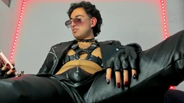 Snapshot of Alexxx_savage chatting on 11-05-25, 04:23 Alexxx savage online show from 11-05-25, 04:23