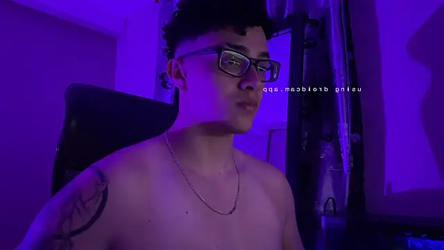 Snapshot of edwinsalvatorex chatting on 12-16-25, 05:01 edwinsalvatorex online show from 12-16-25, 05:01