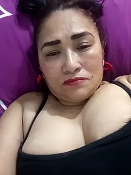 Snapshot of linda_luna29 chatting on 09-21-25, 07:10 linda luna29 online show from 09-21-25, 07:10