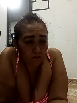 Snapshot of linda_luna29 chatting on 09-26-25, 12:47 linda luna29 online show from 09-26-25, 12:47