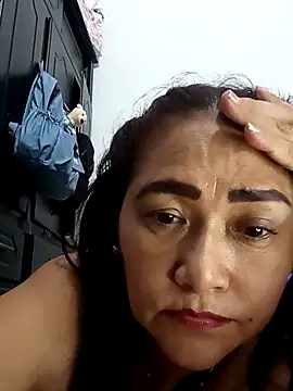 Snapshot of linda_luna29 chatting on 09-28-25, 03:12 linda luna29 online show from 09-28-25, 03:12