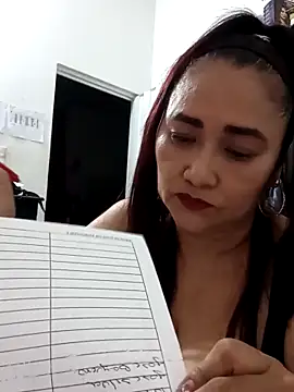 Snapshot of linda_luna29 chatting on 11-15-25, 03:15 linda luna29 online show from 11-15-25, 03:15