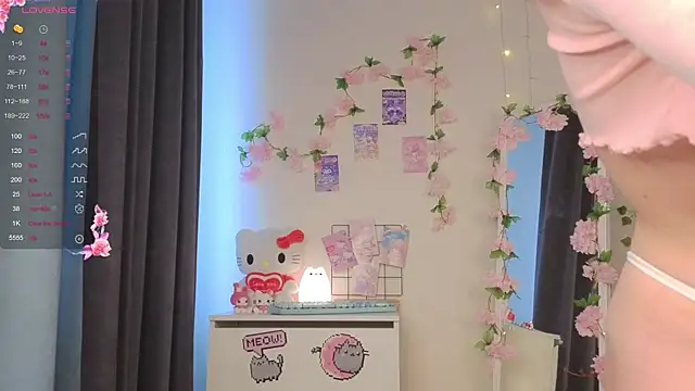 Snapshot of roxydolll chatting on 07-11-26, 02:36 roxydolll online show from 07-11-26, 02:36
