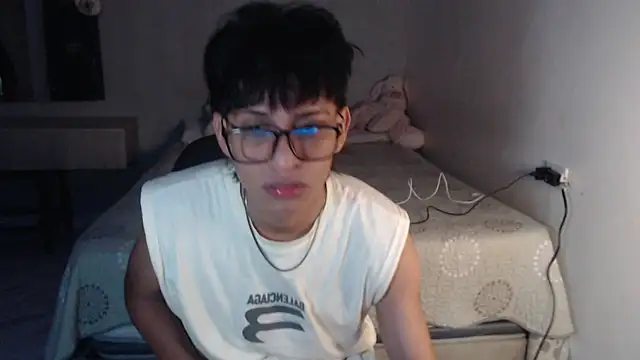 Snapshot of sung_yol chatting on 09-18-25, 06:04 sung yol online show from 09-18-25, 06:04