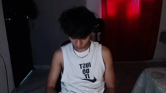 Snapshot of sung_yol chatting on 10-14-25, 07:58 sung yol online show from 10-14-25, 07:58