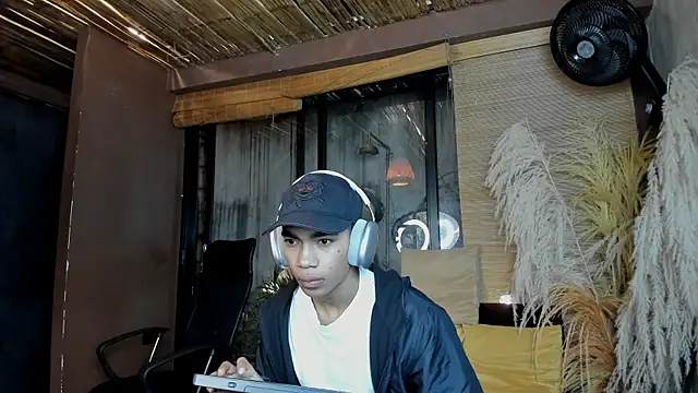 AlanCutee online show from 12-16-25, 11:37