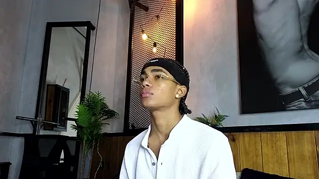 AlanCutee online show from 03-08-26, 03:27