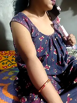 Snapshot of Cute-Swewty chatting on 09-27-25, 03:39 Cute-Swewty online show from 09-27-25, 03:39