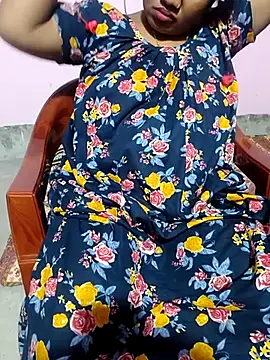 Snapshot of Cute-Swewty chatting on 10-17-25, 01:25 Cute-Swewty online show from 10-17-25, 01:25
