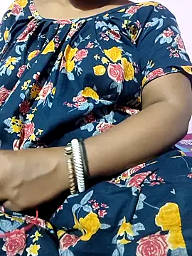 Snapshot of Cute-Swewty chatting on 11-22-25, 01:10 Cute-Swewty online show from 11-22-25, 01:10