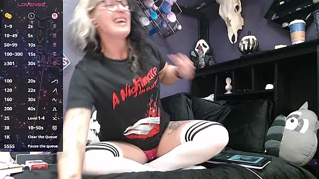 oddywithabody online show from 11-19-25, 06:57