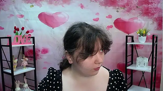 Snapshot of NeonilaLisova chatting on 04-24-26, 05:10 NeonilaLisova online show from 04-24-26, 05:10