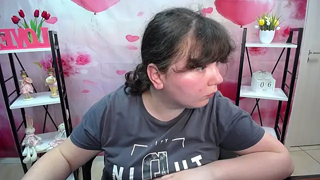 Snapshot of NeonilaLisova chatting on 05-06-26, 11:04 NeonilaLisova online show from 05-06-26, 11:04