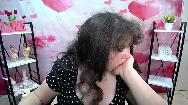 Snapshot of NeonilaLisova chatting on 05-19-26, 11:05 NeonilaLisova online show from 05-19-26, 11:05