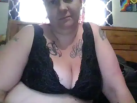 Snapshot of ThickkkMama420 chatting on 05-06-26, 10:59 ThickkkMama420 online show from 05-06-26, 10:59
