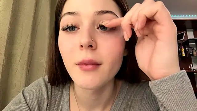 Adel strongwoman online show from 01-18-26, 05:17