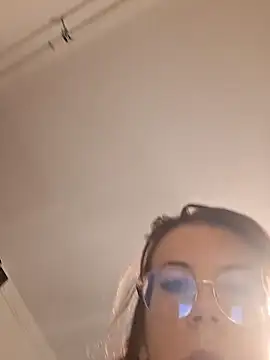 Anayssa  online show from 10-02-25, 12:23