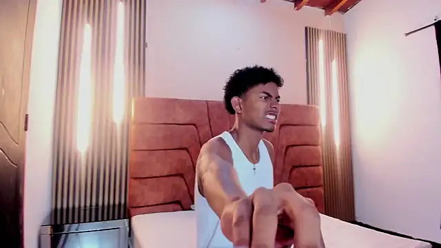 FYKMOR 1 online show from 10-04-25, 03:48