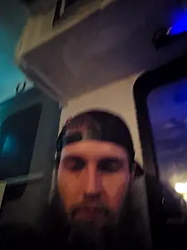 Snapshot of high3ndlowlife chatting on 05-18-26, 03:24 high3ndlowlife online show from 05-18-26, 03:24