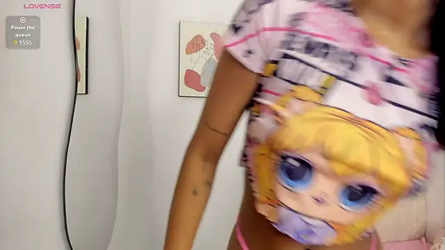 Snapshot of ebony_petite-69 chatting on 10-16-25, 07:04 ebony petite-69 online show from 10-16-25, 07:04