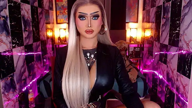 Snapshot of IndestructibleLily chatting on 12-04-25, 01:26 IndestructibleLily online show from 12-04-25, 01:26