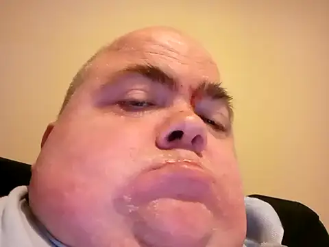 Nigel1121 online show from 04-10-26, 10:42