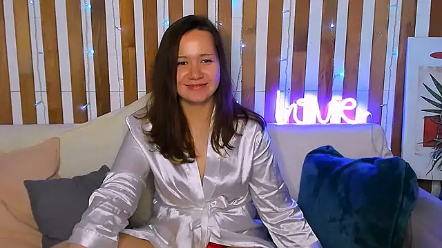 Snapshot of Laura_Ellinss chatting on 10-02-25, 09:49 Laura Ellinss online show from 10-02-25, 09:49