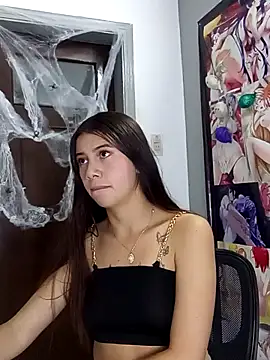 Snapshot of CharlotteSex_ chatting on 10-22-25, 11:10 CharlotteSex online show from 10-22-25, 11:10