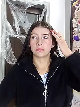 Snapshot of CharlotteSex_ chatting on 10-23-25, 11:09 CharlotteSex online show from 10-23-25, 11:09