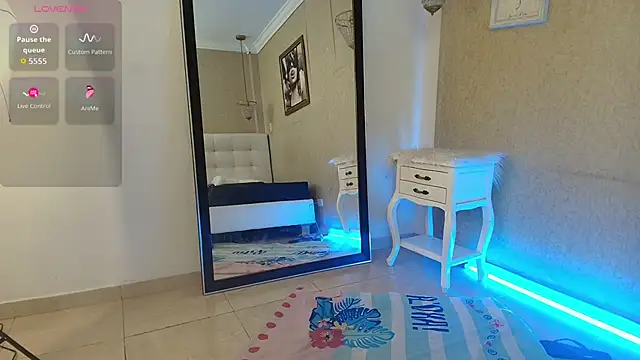 Miladiosa online show from 10-26-25, 12:11