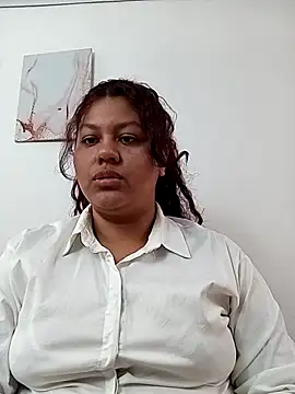 CloeStron online show from 11-18-25, 02:54