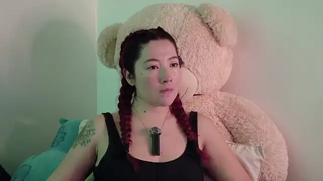 Snapshot of lunnaa_ chatting on 11-18-25, 03:34 lunnaa online show from 11-18-25, 03:34