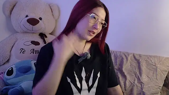 Snapshot of lunnaa_ chatting on 11-29-25, 05:43 lunnaa online show from 11-29-25, 05:43