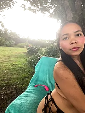 SophiaGuzman online show from 11-18-25, 06:56